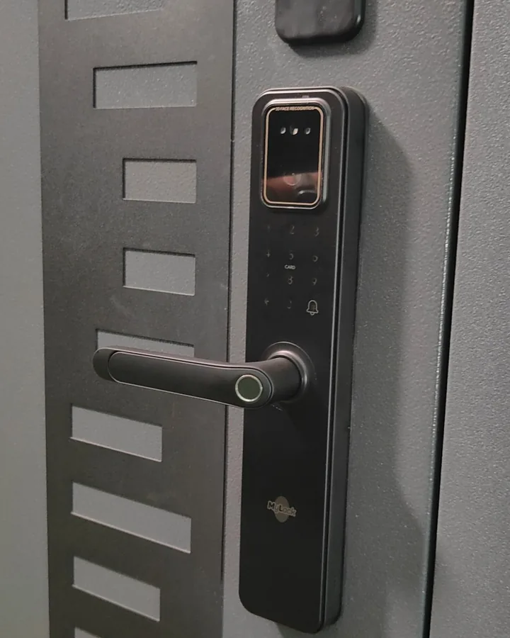 Умный замок MyLock Vesta Max Pro с Face ID на входной двери, Киров